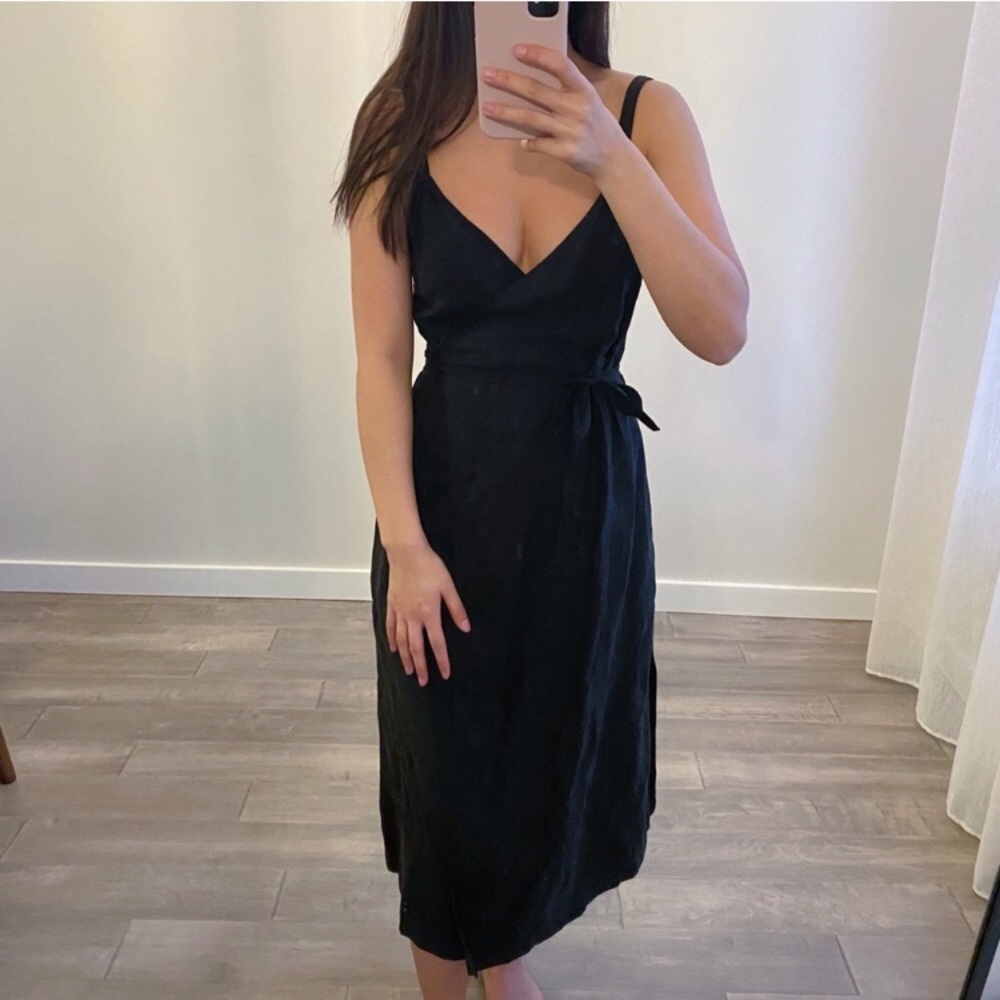 ⭐️ Aritzia Wilfred Black Linen Wrap Dress L